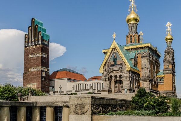 Die Mathildenhöhe in Darmstadt mit russischer Kapelle und Hochzeitsturm